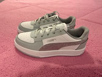 Puma Low-Top Sneakers with Glitter Detail