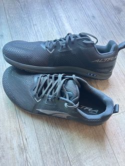 Brand New Mens Black Altra Running shoes