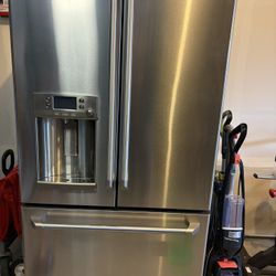 GE Café Counter-Depth French Door Refrigerator w/ Keurig & Hot Water