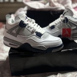 Jordan 4 Midnight Navy 