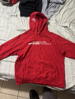 Supreme “the World Is Yours” Hoodie