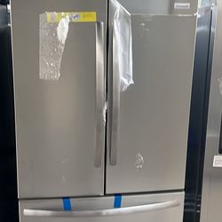 New Open Box Frigidaire Stainless Steel Refrigerator With Interior Water/Ice
