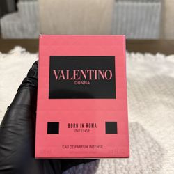 Valentino Perfume 