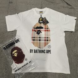 Bape Burberry Color Men’s Size Large 60$