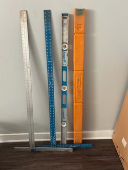 2 drywall T squares 1 4’ level with case