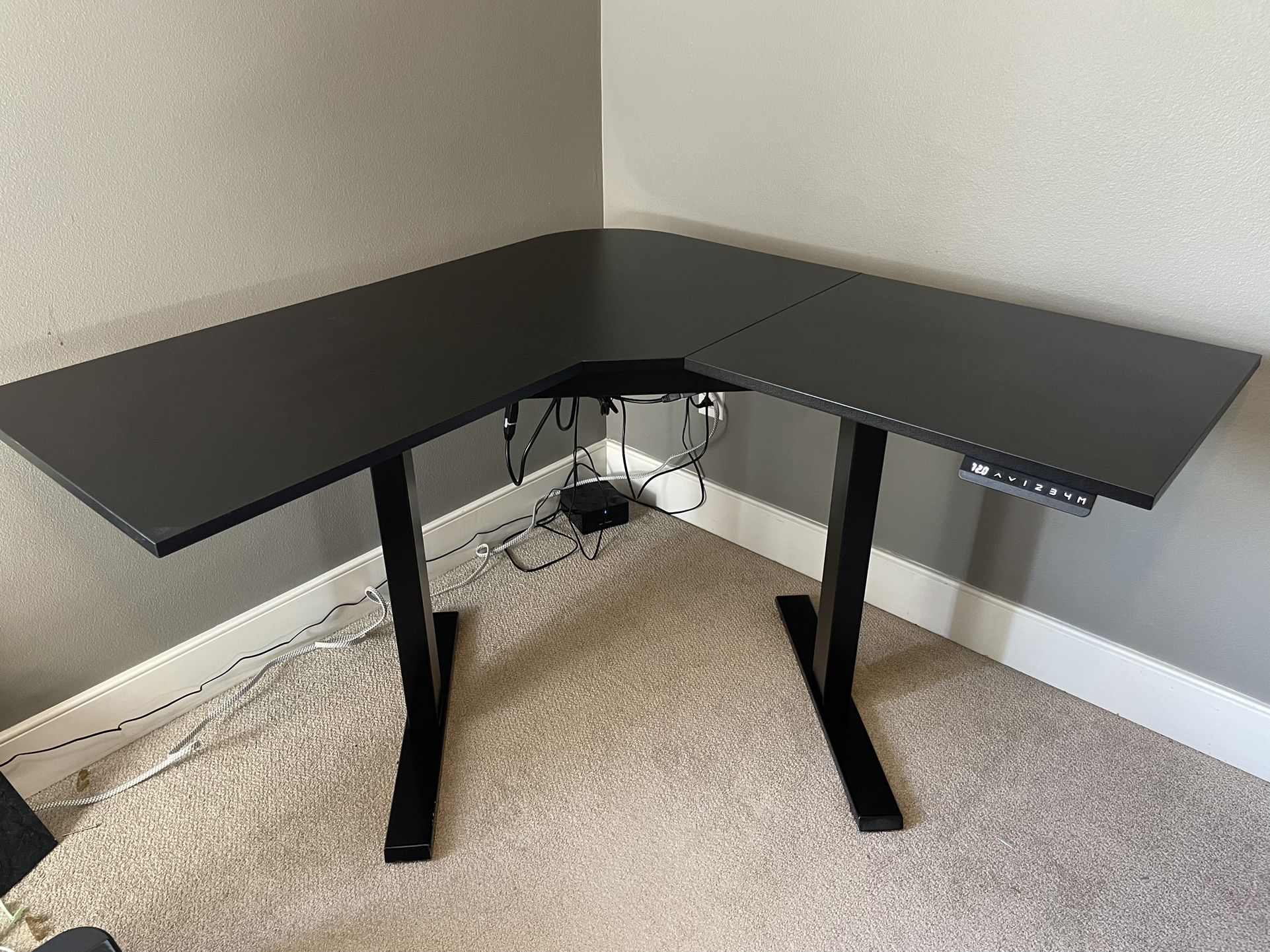 Sit/Stand Hydraulic Corner Desk for Sale in Seattle, WA OfferUp