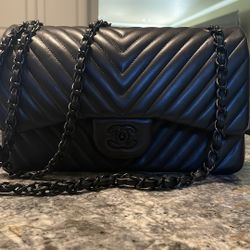 CHANEL Classic Double Flap Handbag