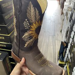 womens western boots