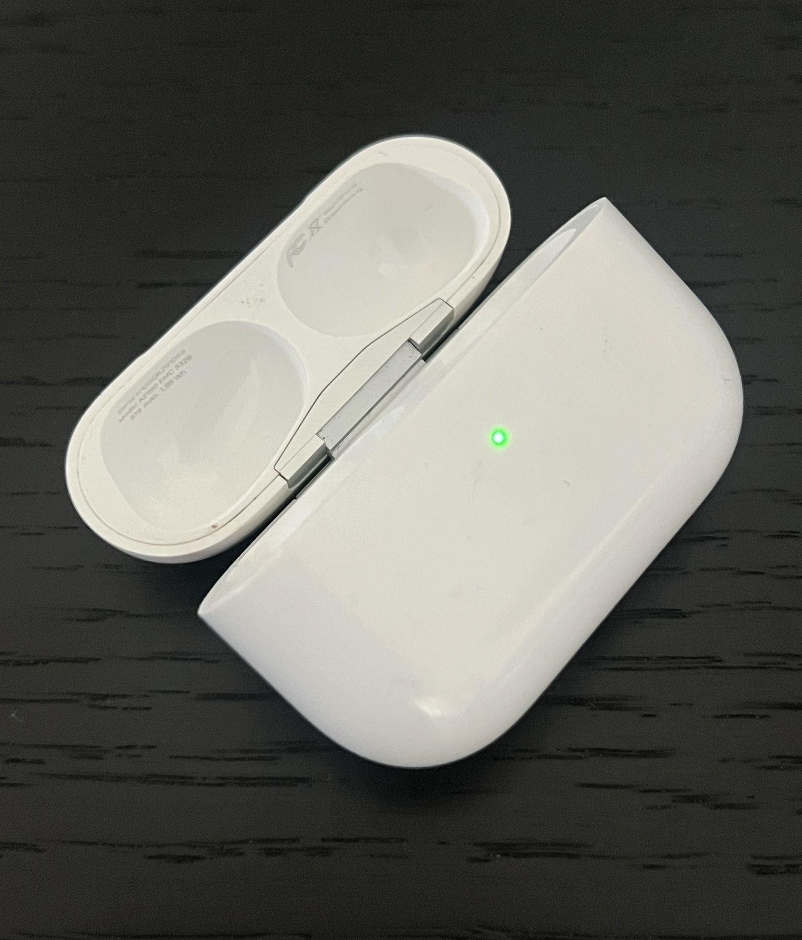 Apple AirPods Pro 1st Generation Charging Case (A2190)