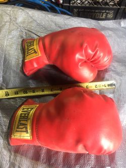 Boxing gloves . Medium .