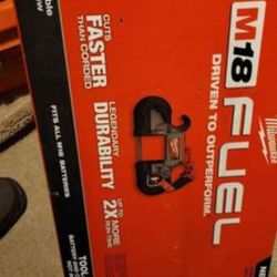 Milwaukee Bandsaw 