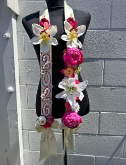 Graduation leis
