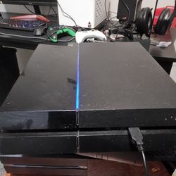 Ps4 With 2 Controllers And Cords