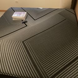 Beautyrest Black king size mattress   With Ease adjustable base
