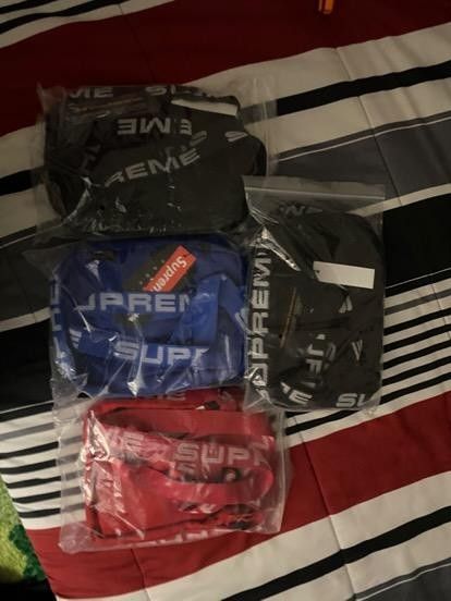 BRAND NEW SUPREME BAGS SS18!! ( STEALL )