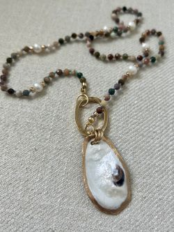 Natural Oyster Shell and Alashan Agate Necklace