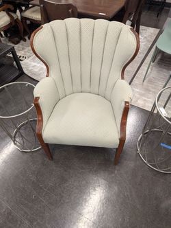 Scalloped Chair With Wood Trim ACCENT CHAIR 