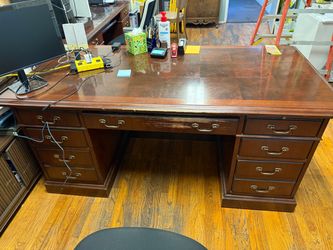 Free desk