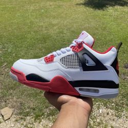 Jordan 4 Size 8.5 Men