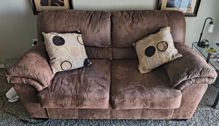 Brown Ashley Microfiber Loveseat Couch and Pillow Set
