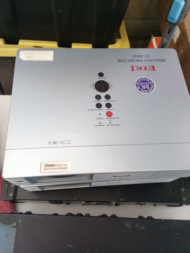 EIKI Brillante Projectors -Lc-xb43