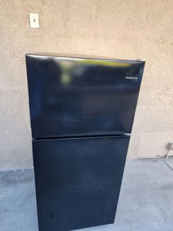 30X30X66 AMANA REFRIGERATOR BLACK 18CUFT 3MONTHS WARRANTY
