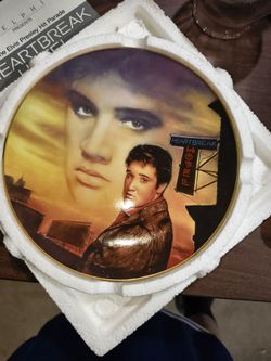 Vintage Elvis Presley heartbreak hotel collector's plate with original packaging and paperwork