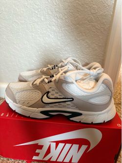 Nike V5 RNR Gradeschool ‼️STEAL‼️Size 5.5Y,6Y,7Y