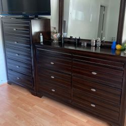 KING BEDROOM SET $ 300 OBO