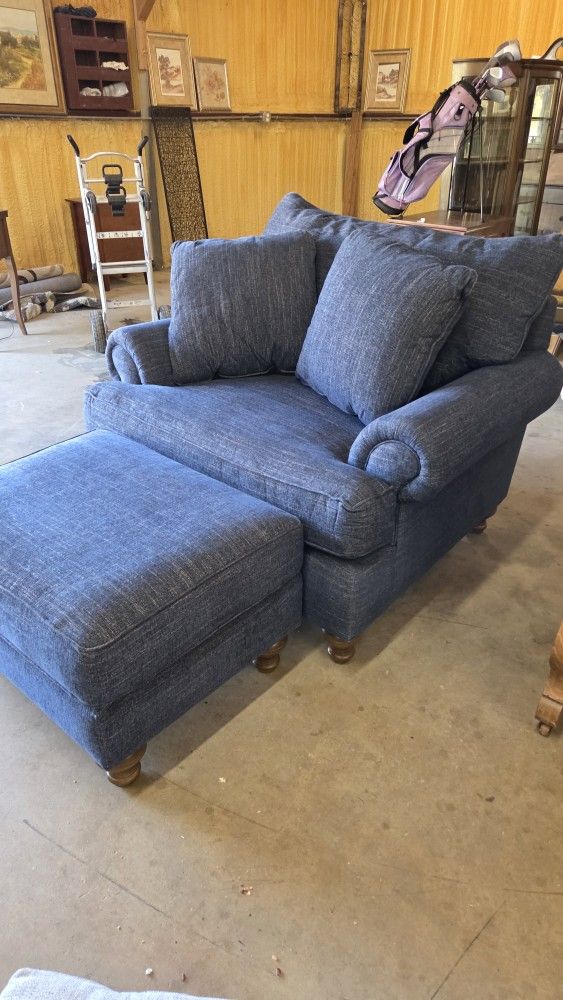 Paula Deen Chair With Ottoman 