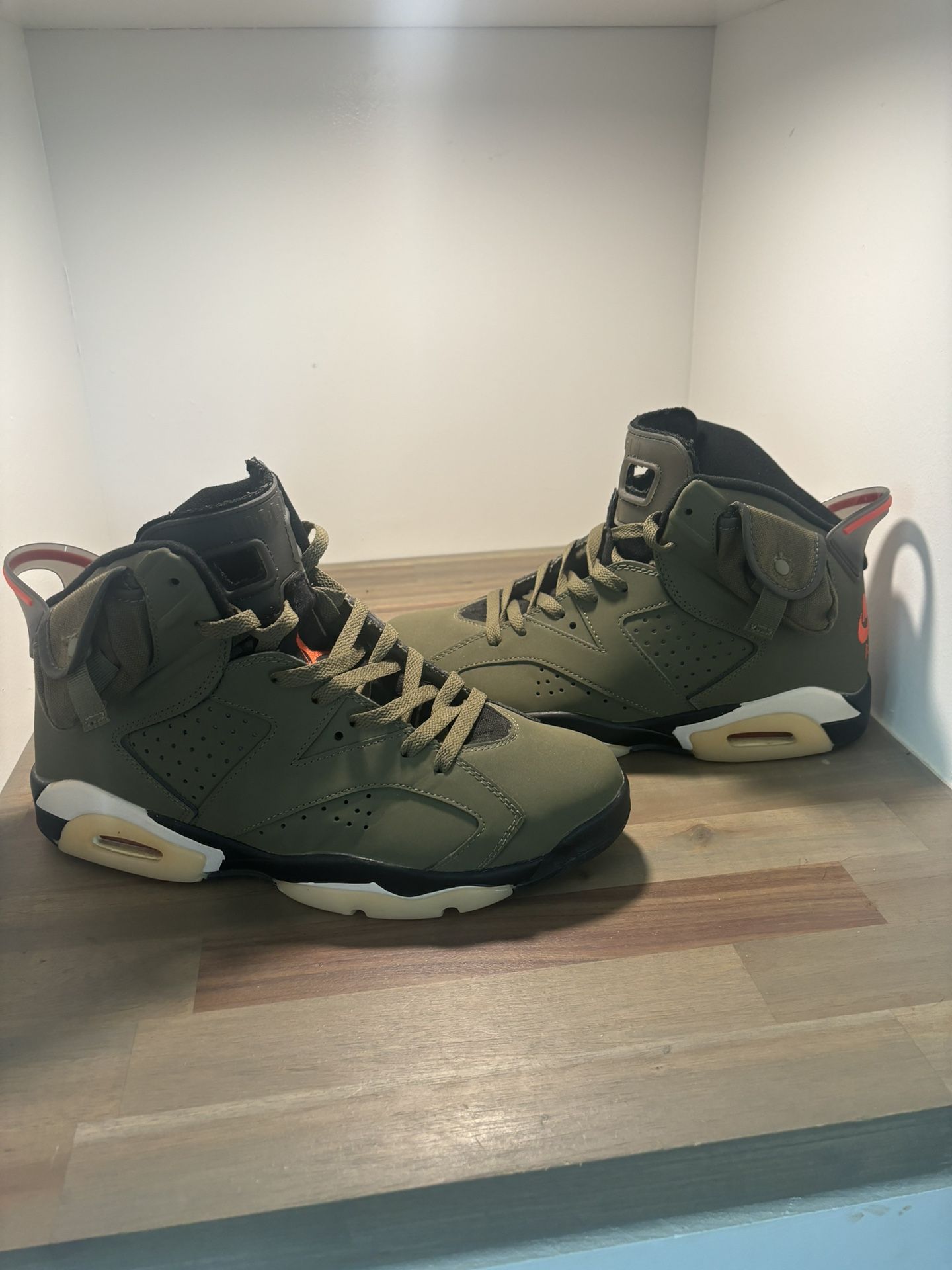 Jordan Retro 6 Travis Scott / Size 11