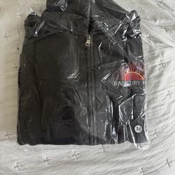 Men’s Medium Gv Gallery Raspberry Hills Zip Up Hoodie