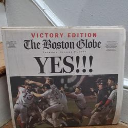 2004 Boston Red Sox World Series Victory Edition Boston Globe Newspaper October 28, 2004. Message me anytime if interested will send more pictures or 