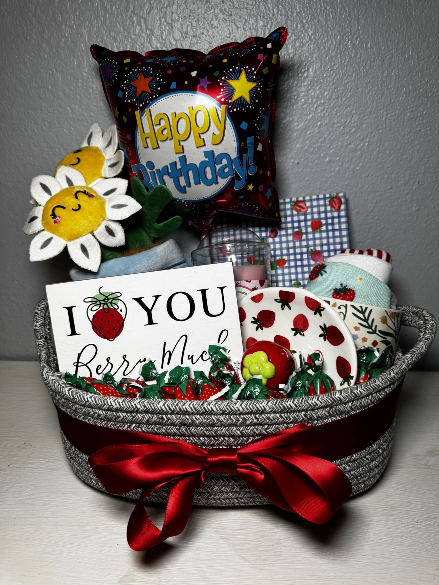 STRAWBERRY LOVE Gift Basket