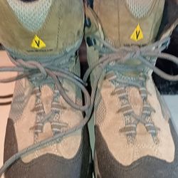Vasque Womens Size 8 Wide Hiking Boots