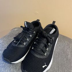 Woman Running Shoes Size 7, 7/5