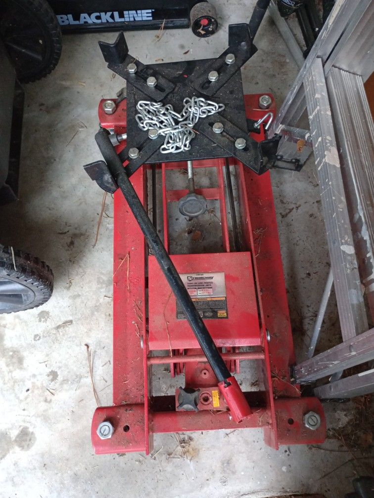 Strongway Northern Tool 1000lb Transmission Jack 