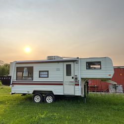 Fifth Wheel Camper