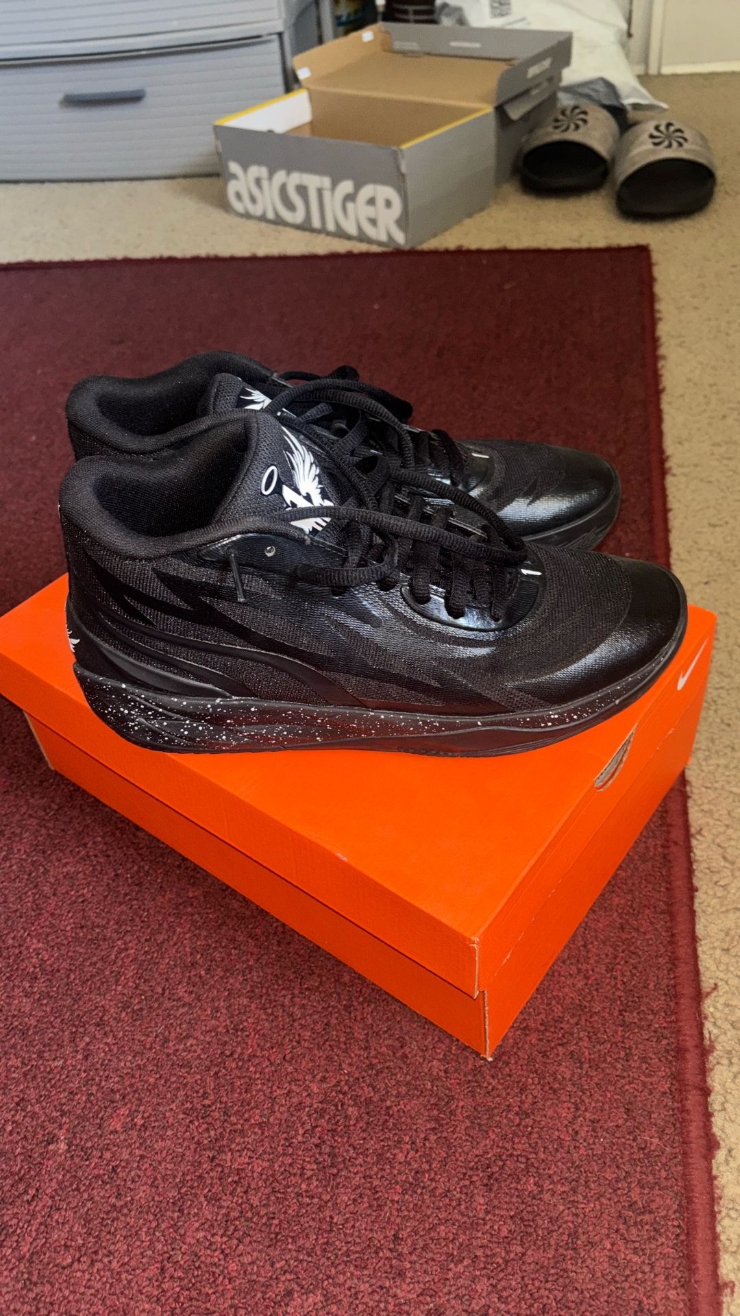 Puma LaMelo Ball basketball shoes (oreo)