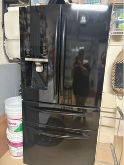 Samsung Black Stainless 4-Door French Door Refrigerator