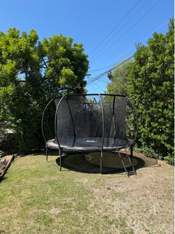 Big trampoline with safety net