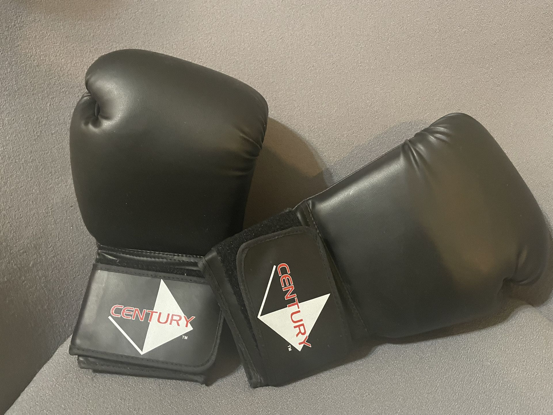 Century 12 Oz Bag Boxing Gloves New Condition