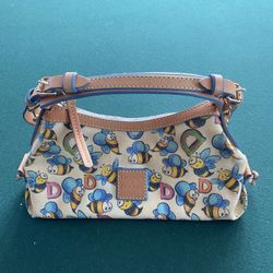 Dooney Bourke Bumble Bee Purse for Sale in Orange CA OfferUp