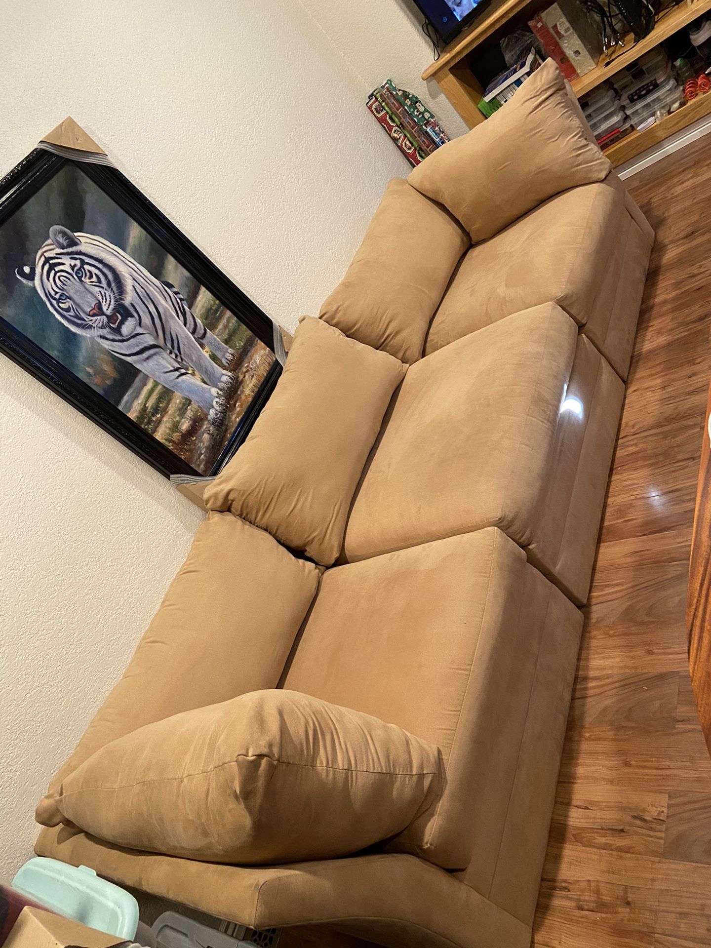 Large Overstuffed Couch Excellent Like Nee Condition