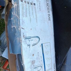 Glacier Bay Paulina Single Faucet With Soap Dispenser 