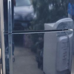 WHIRLPOOL 30" REFRIGERATOR WORKS GREAT CAN DELIVER ANYWHERE 