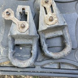 Tow Shackles 