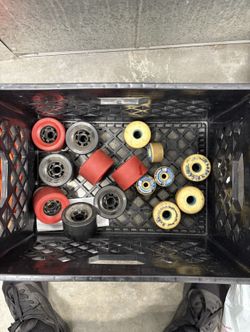 Lonngboard And Skateboard Wheel Lot