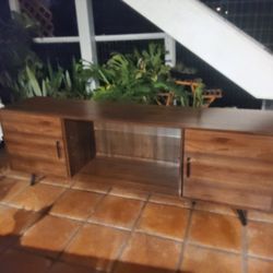 Retro Entertainment Center (Wood)