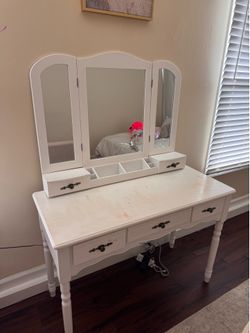 Makeup Vanity